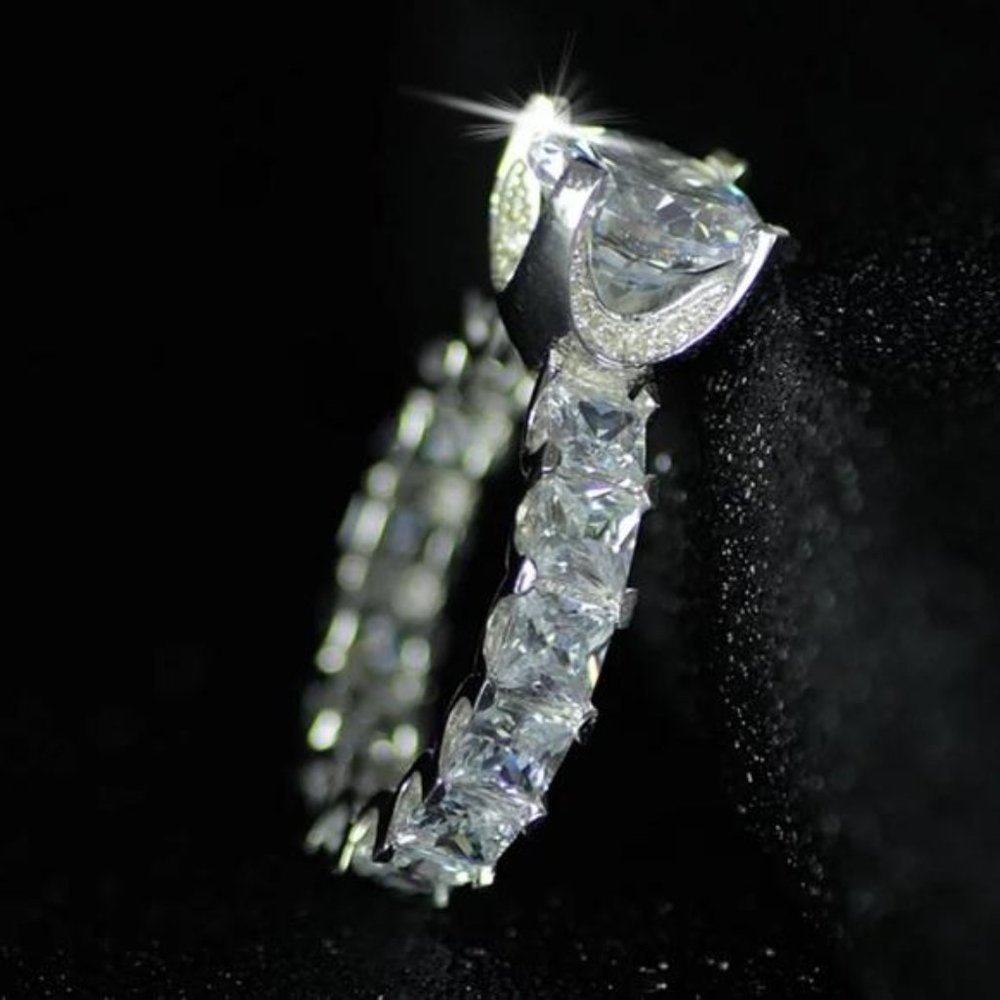 NEW 925 STERLING SILVER DIAMOND ENGAGEMENT RING, CUTE RING, SHINY RING. - Picture 4 of 6